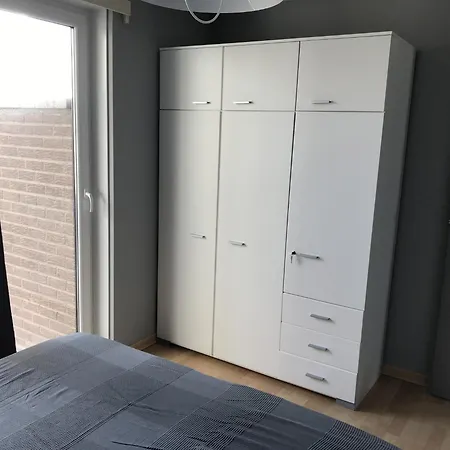 By Zeedijk With Spacious Terrace, Cleaning Included