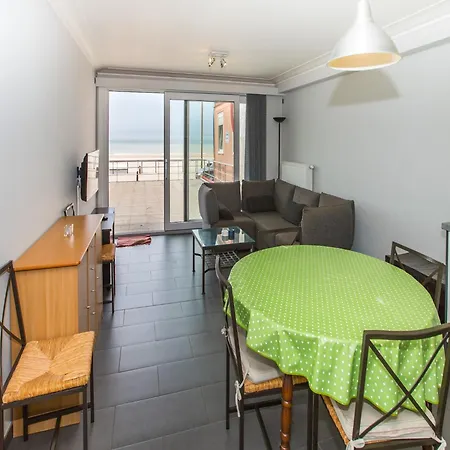 By Zeedijk With Spacious Terrace, Cleaning Included
